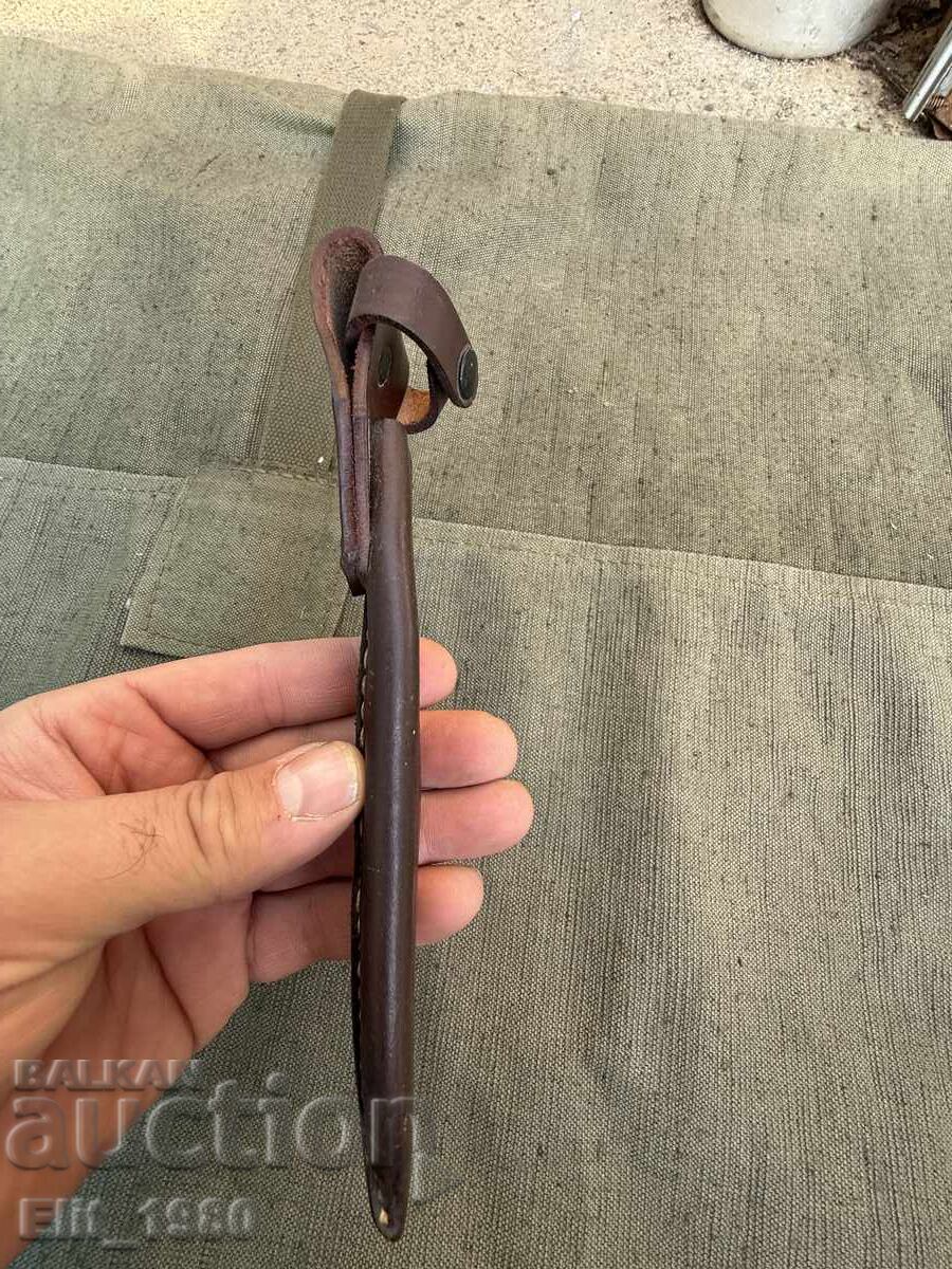 Delivery of Kania knife for the day guard