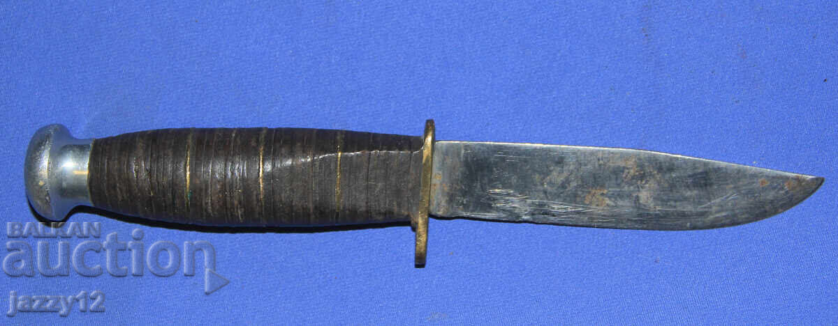 Old tourist / hunting knife with price 150.00 BGN | € 76.69 Old tourist / hunting knife with price 150.00 BGN | € 76.69