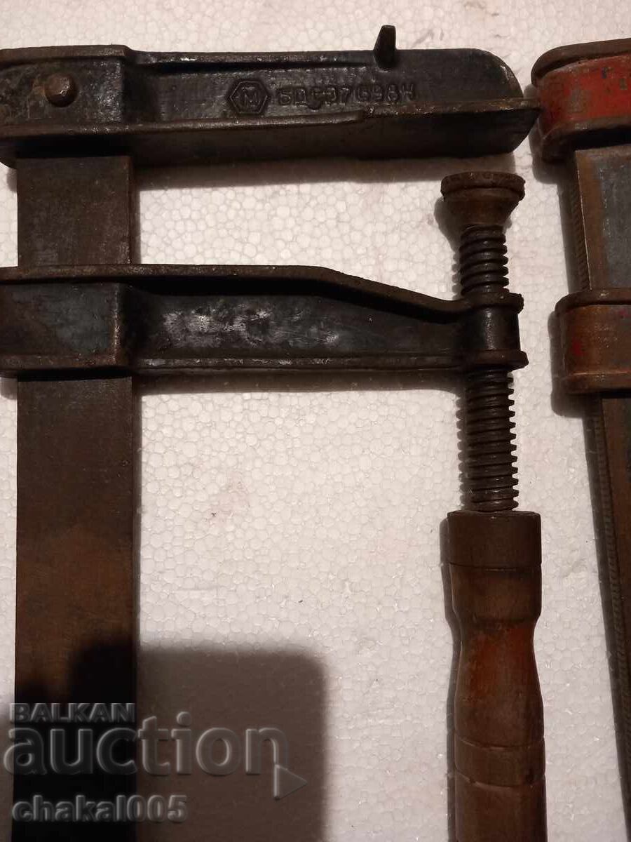 Licitație Steaguri vechi pentru lemn