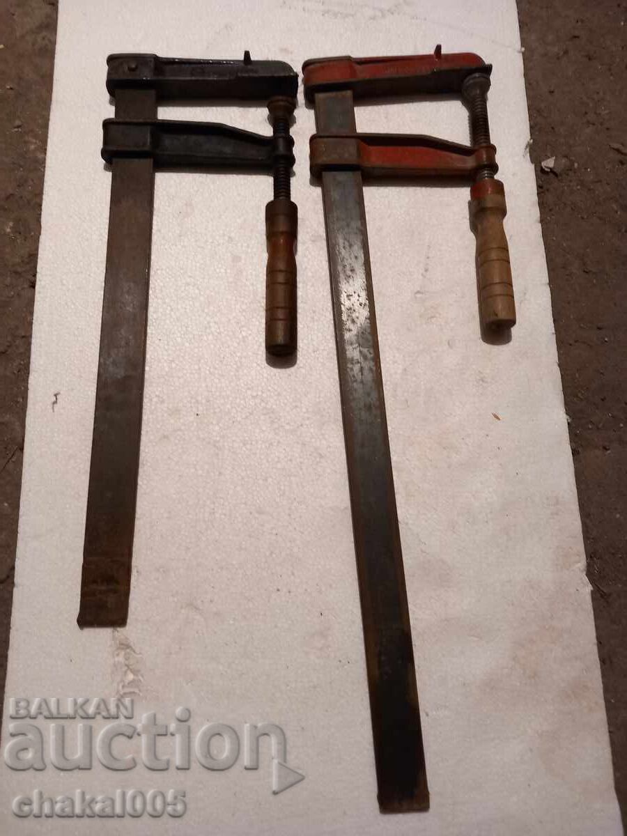 Стари стяги за дърво