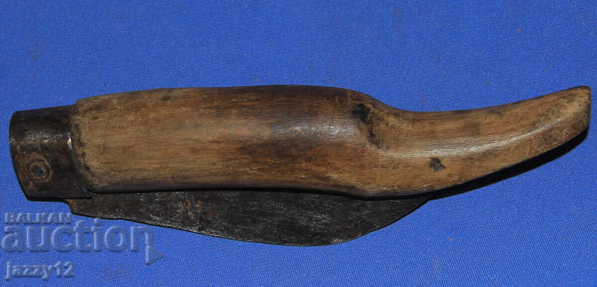 Παλαιό γεωργικό μαχαίρι ξύλινη λαβή αναδιπλούμενο με τιμή 120.00 BGN | € 61.36 Παλαιό γεωργικό μαχαίρι ξύλινη λαβή αναδιπλούμενο με τιμή 120.00 BGN | € 61.36