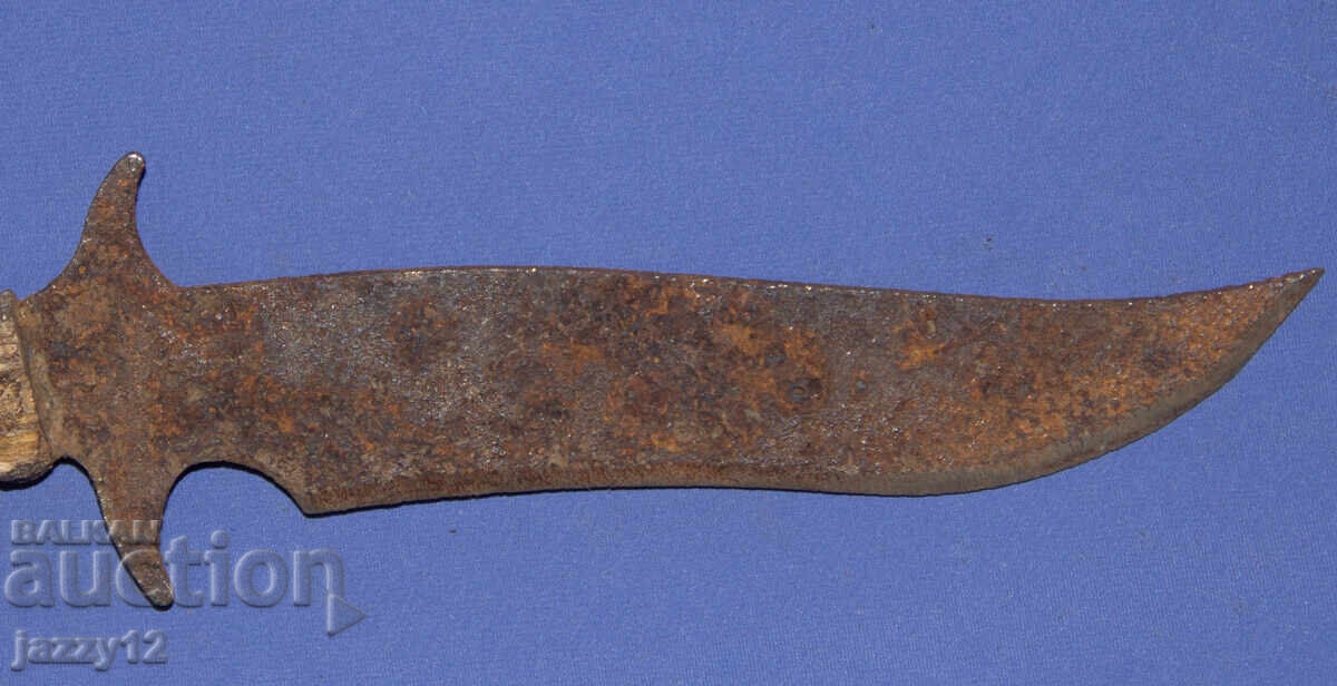 Livrarea Cuțit de vânătoare solid, vechi, lucrat manual