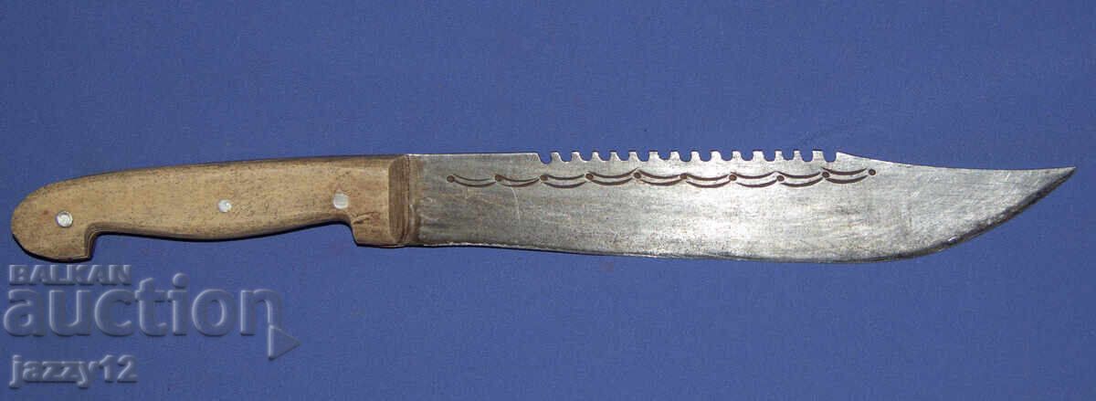 Δημοπρασία Στιβαρό χειροποίητο κυνηγετικό μαχαίρι με ξύλινη λαβή Δημοπρασία Στιβαρό χειροποίητο κυνηγετικό μαχαίρι με ξύλινη λαβή