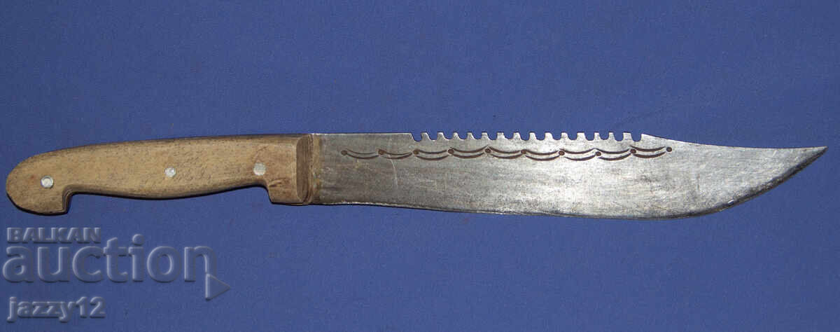 Στιβαρό χειροποίητο κυνηγετικό μαχαίρι με ξύλινη λαβή Στιβαρό χειροποίητο κυνηγετικό μαχαίρι με ξύλινη λαβή