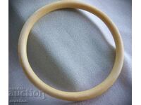 Гривна от слонова кост