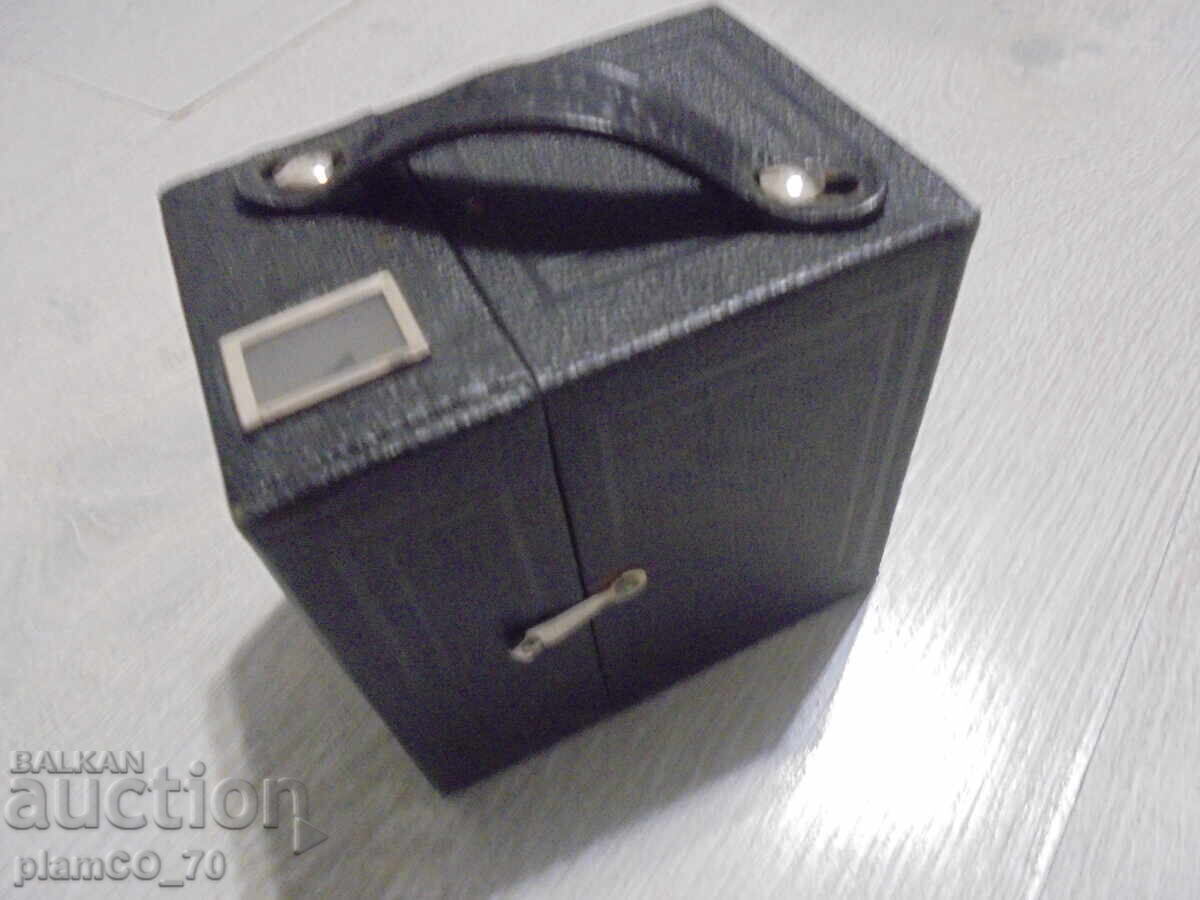 Παράδοση №*8274 Αντίκα φωτογραφική μηχανή Kodak Six-20 Brownie Junior Παράδοση №*8274 Αντίκα φωτογραφική μηχανή Kodak Six-20 Brownie Junior