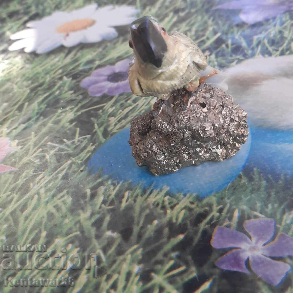 Delivery of Mineral Figure - Parrot