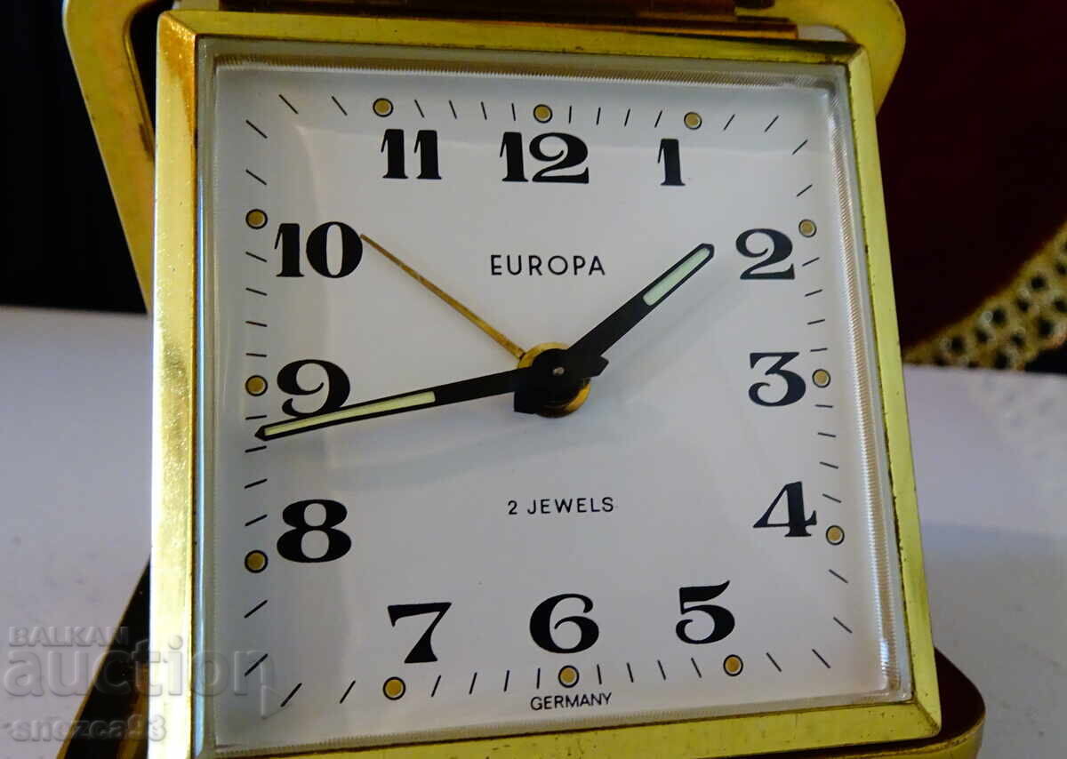 Ευρωπαϊκό μηχανικό επιτραπέζιο ρολόι ξυπνητήρι, ρουμπίνια, δέρμα με τιμή 59.00 BGN | € 30.17