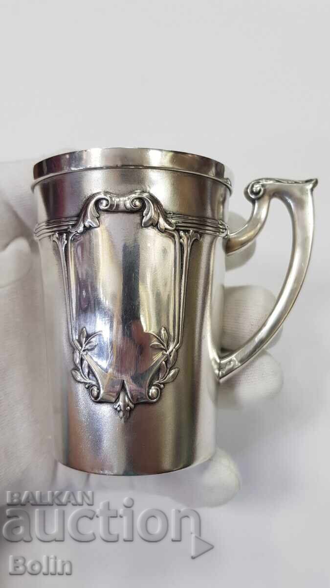 Beautiful silver gilt cup - Europe - late 19th century