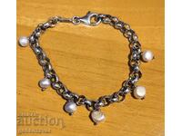 Дамска сребърна масивна гривна с естествени перли