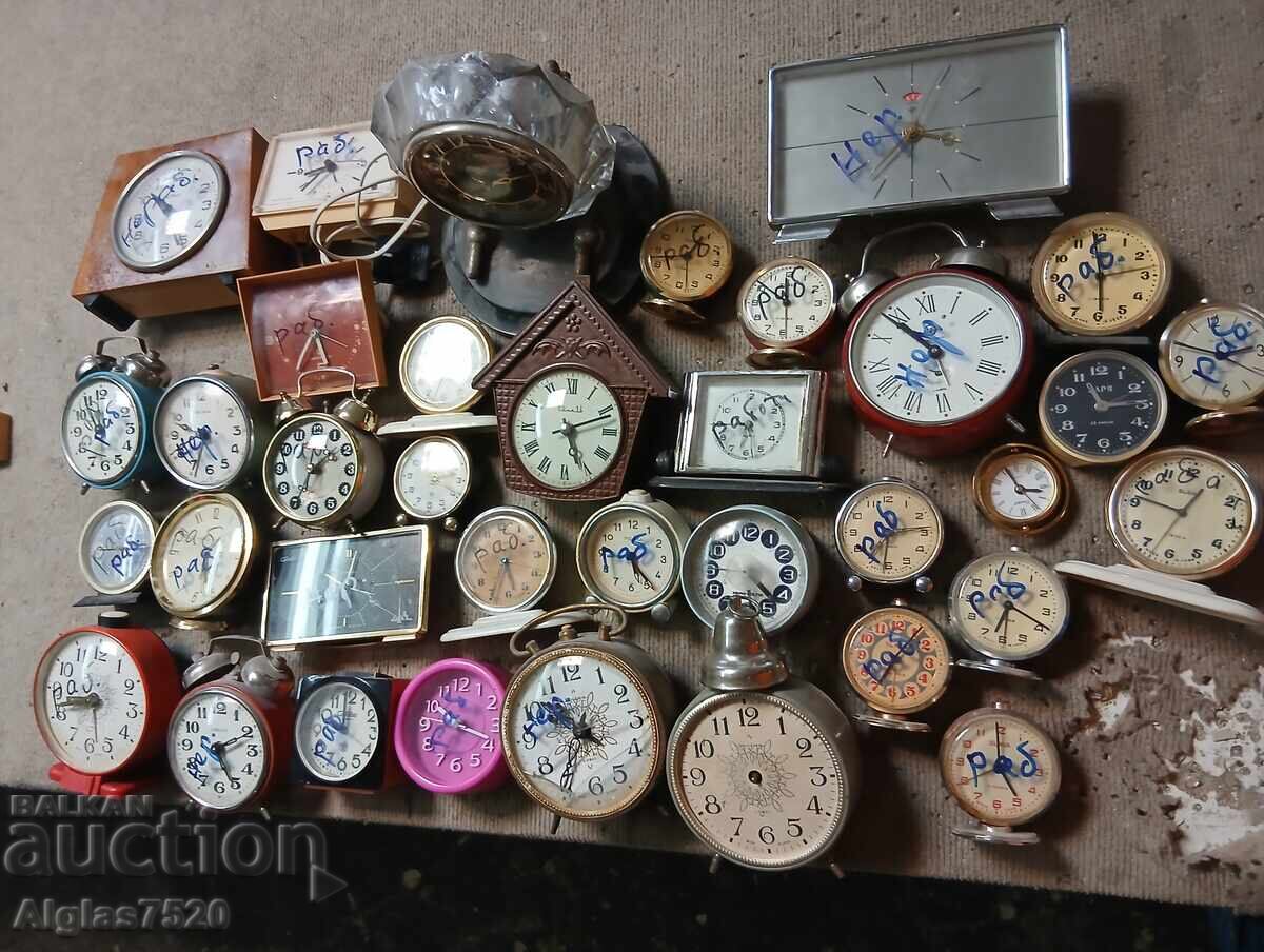 Lot of 36 mechanical alarm clocks Lot of 36 mechanical alarm clocks