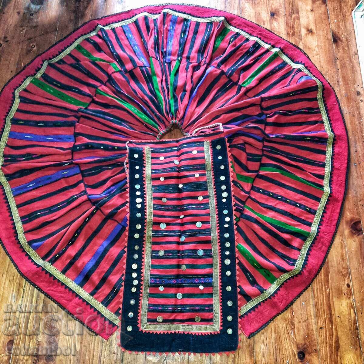 Auction  Authentic woolen rug and apron