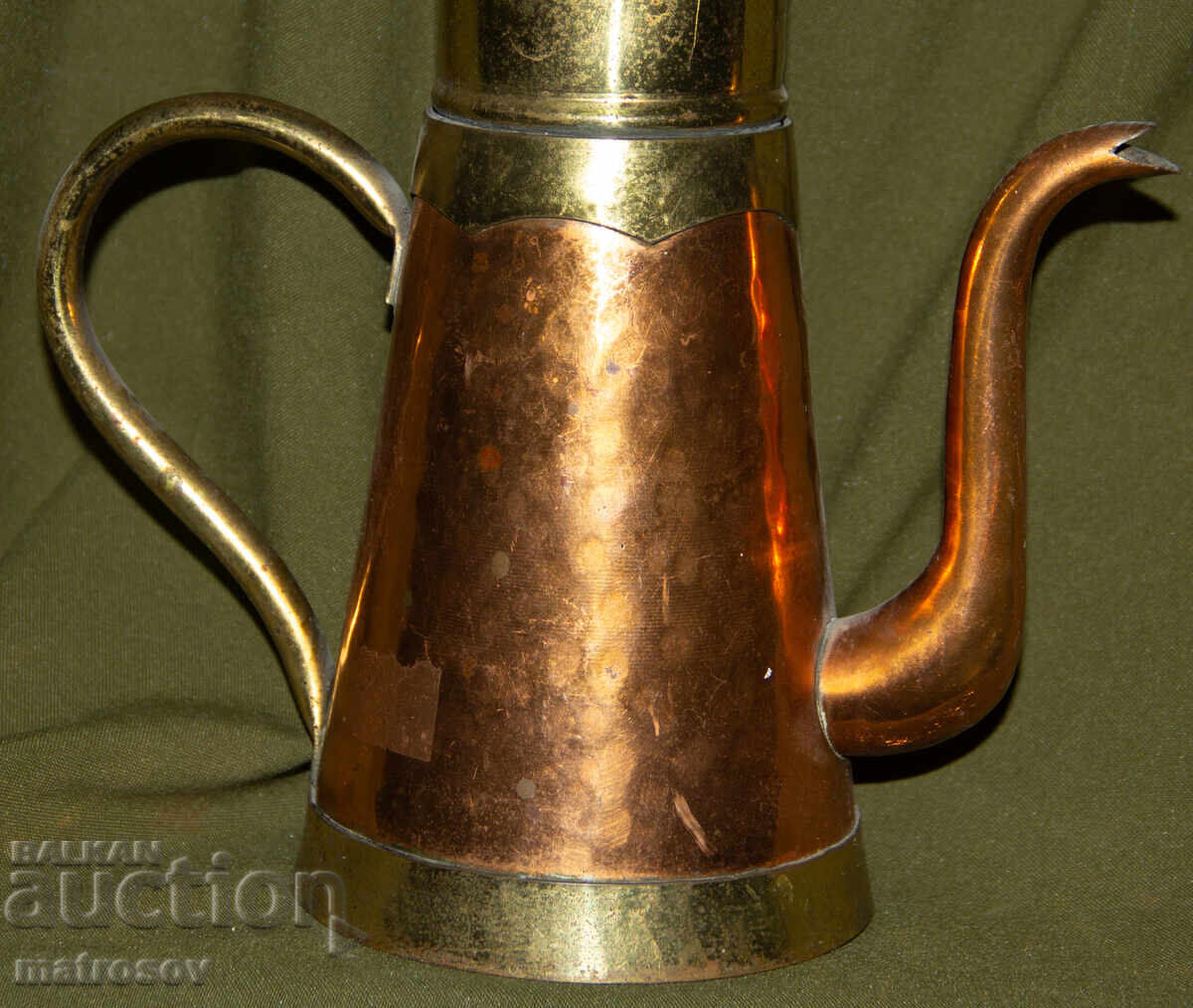 Ceainic solid din cupru, lucrat manual cu preț 180.00 BGN | € 92.03