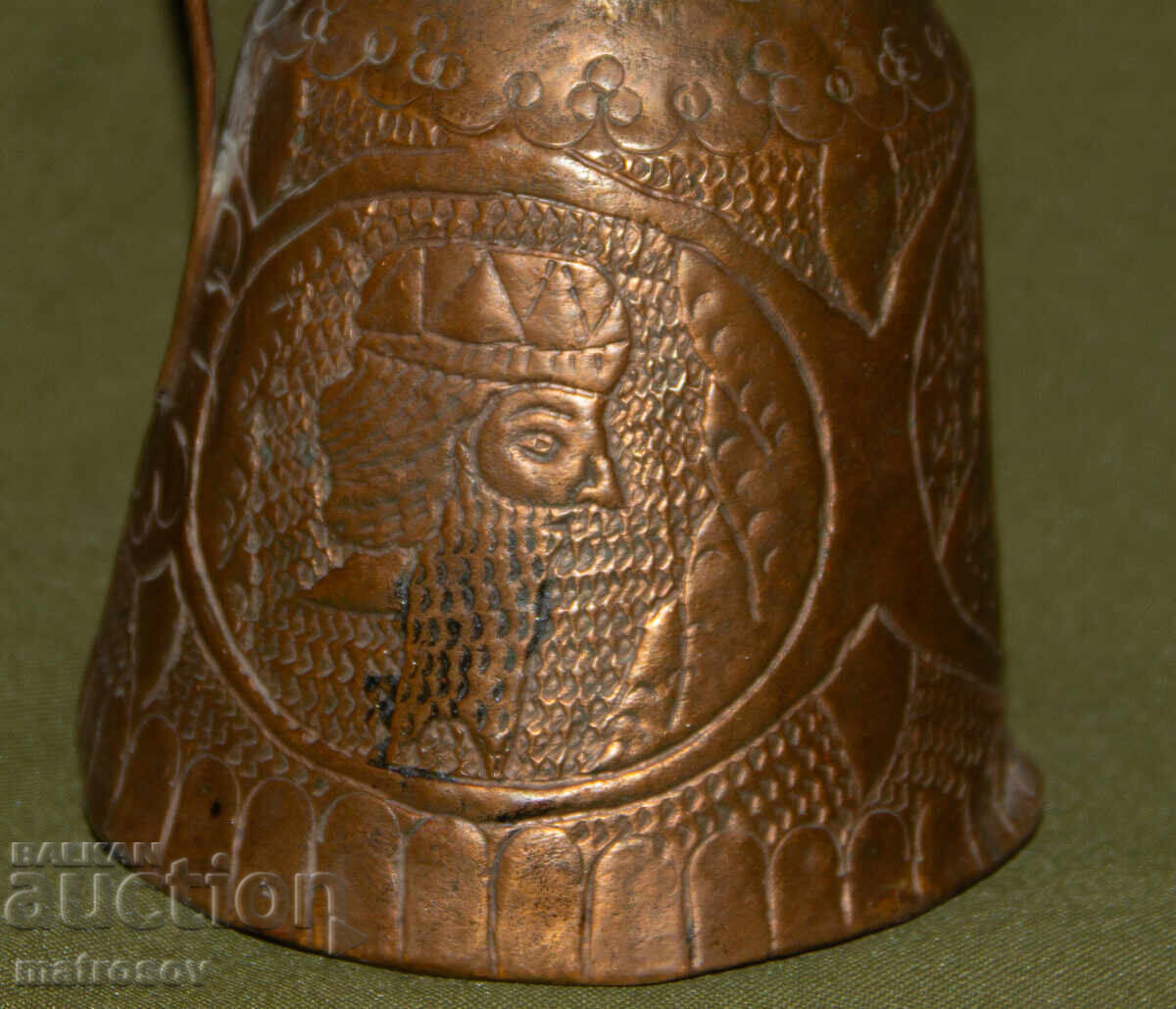 Licitație Cana decorativă din cupru, lucrată manual