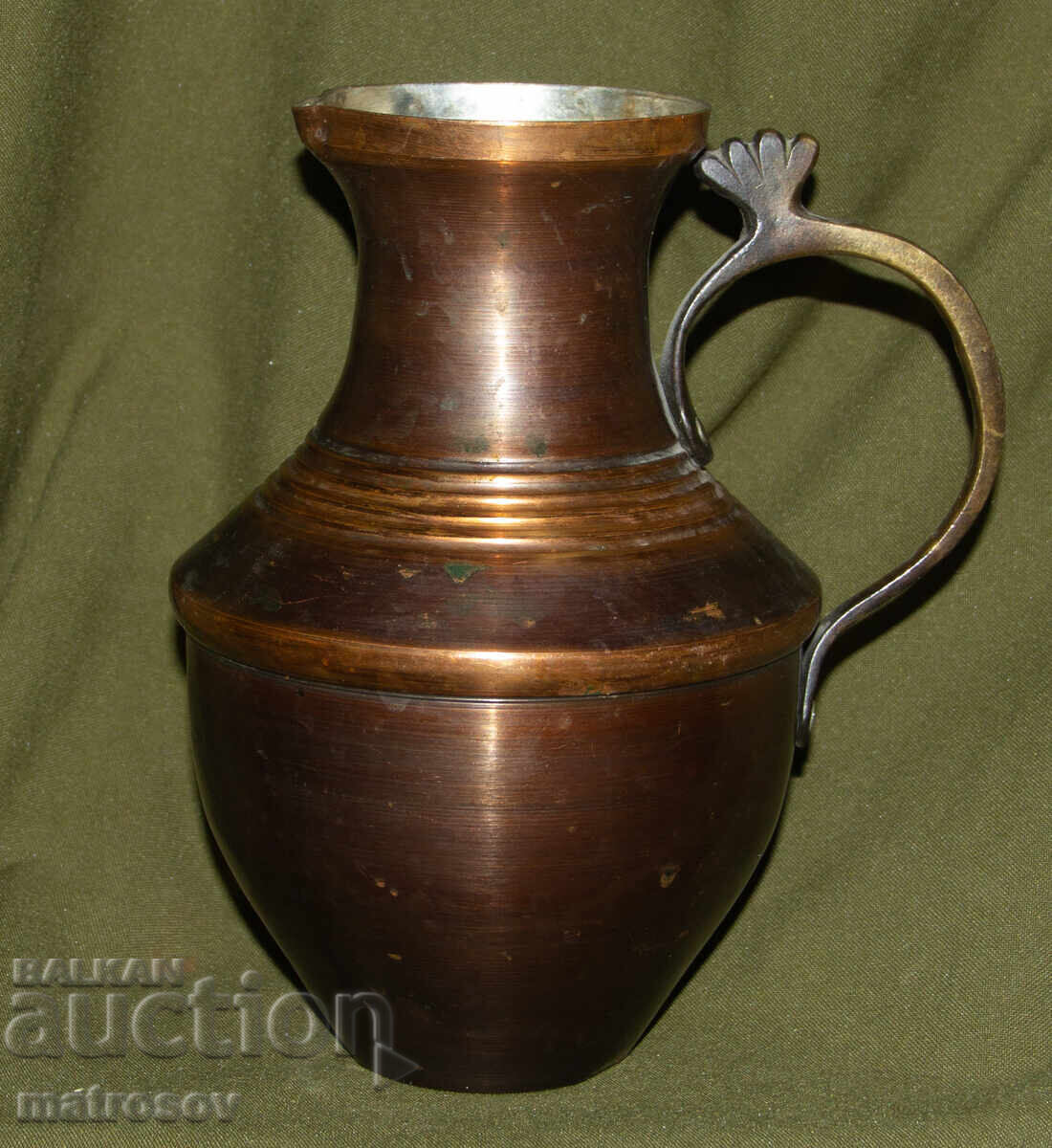 Cană solidă din cupru, lucrată manual cu preț 180.00 BGN | € 92.03