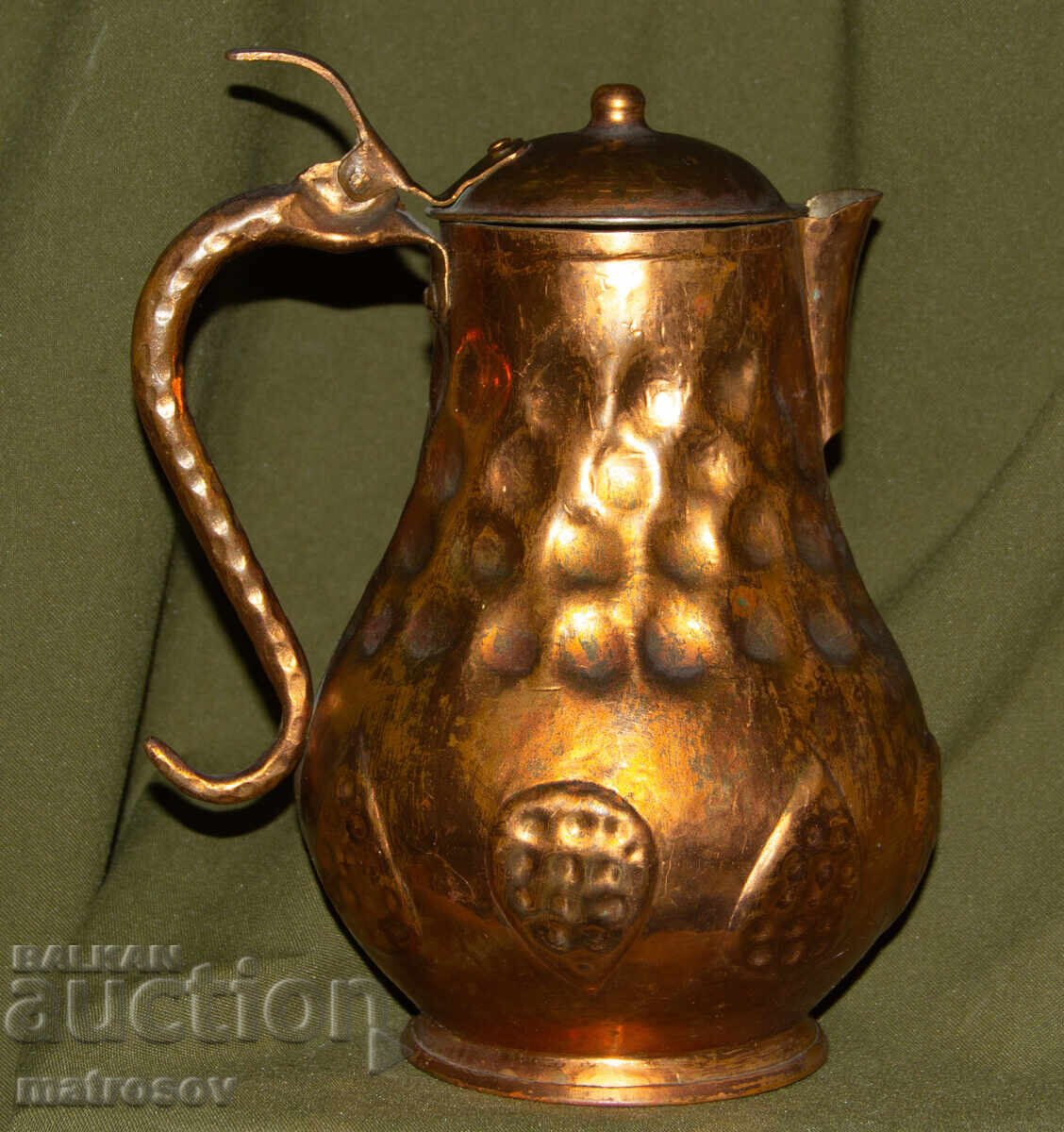 Cană de cupru lucrată manual