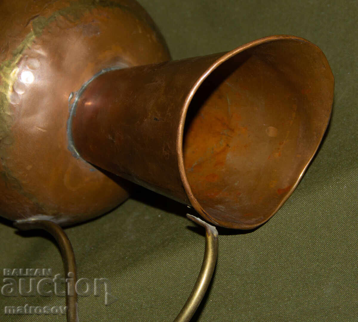 Veche cană solidă de cupru, lucrată manual - 7