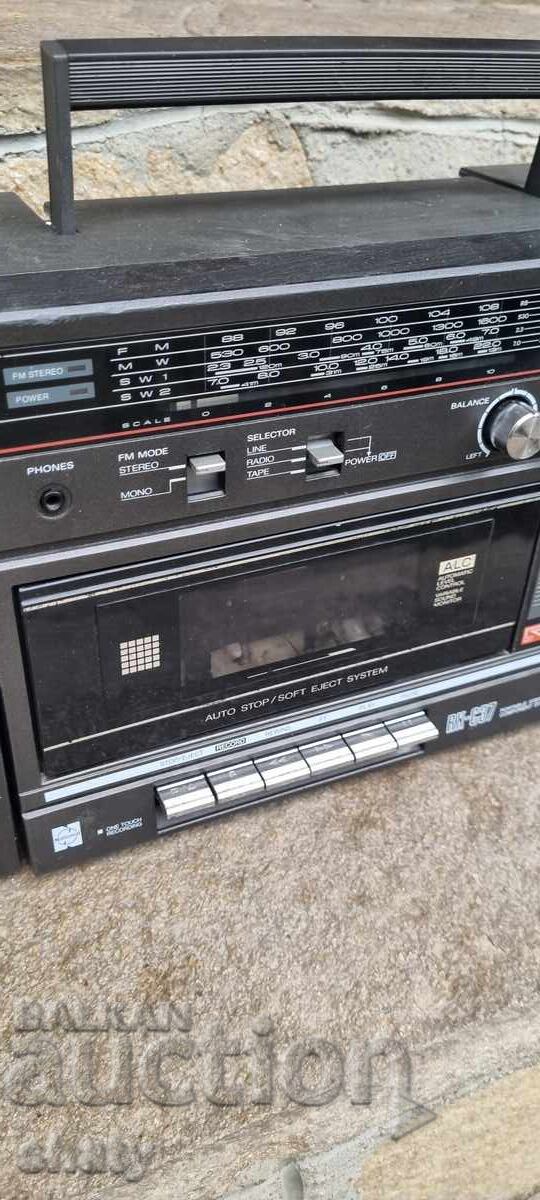 Δημοπρασία Ένα παλιό κασετόφωνο Δημοπρασία Ένα παλιό κασετόφωνο