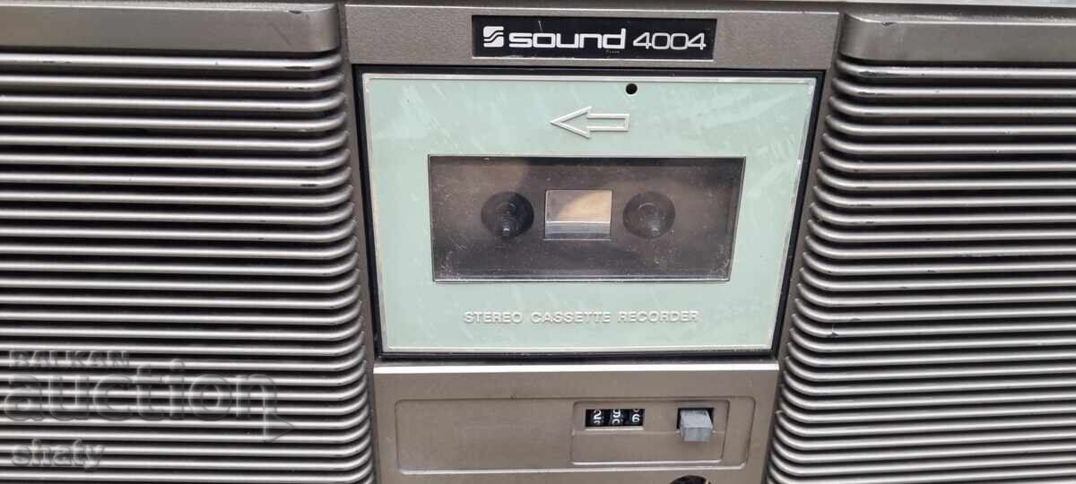 Livrarea Un casetofon vechi