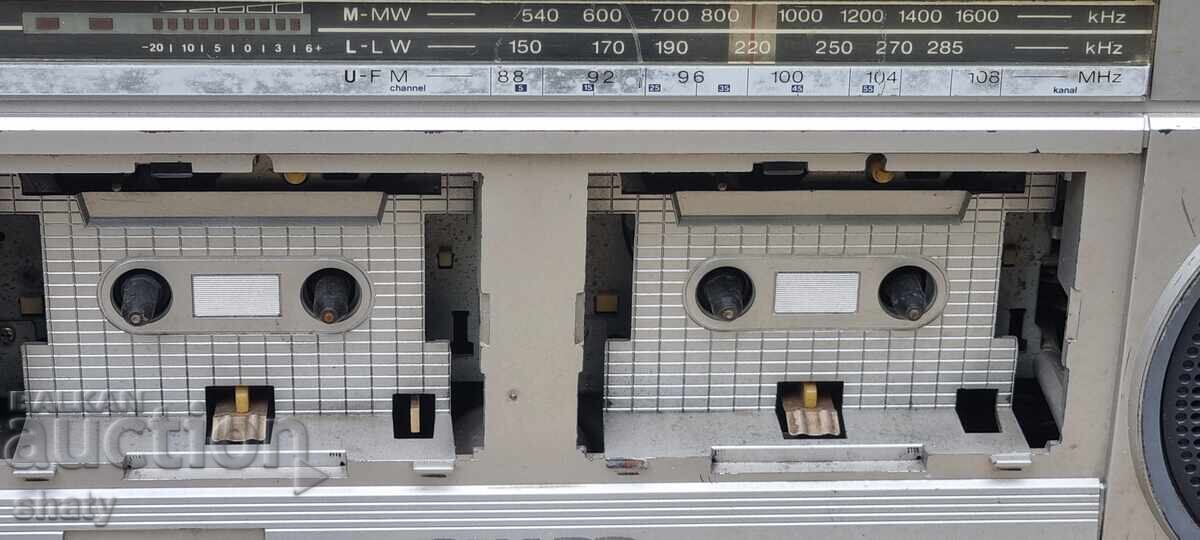 Δημοπρασία Παλιό κασετόφωνο. Sharp Δημοπρασία Παλιό κασετόφωνο. Sharp