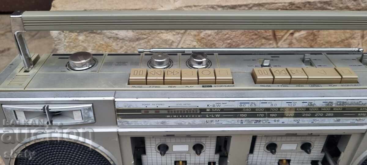 Παλιό κασετόφωνο. Sharp - 5 Παλιό κασετόφωνο. Sharp - 5