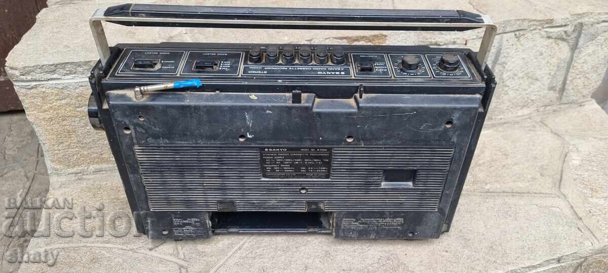 Παλιό κασετόφωνο. Sanyo - 7 Παλιό κασετόφωνο. Sanyo - 7