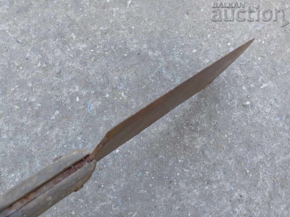 Livrarea Cuțit de fier forjat vechi