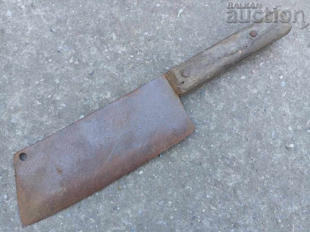 Cuțit de fier forjat vechi