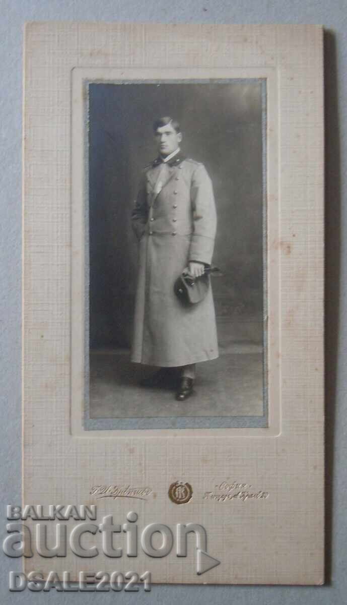 Uniformă de ofițer țaristă din 1900, Sofia - Fotografie pe carton Krepiev Uniformă de ofițer țaristă din 1900, Sofia - Fotografie pe carton Krepiev