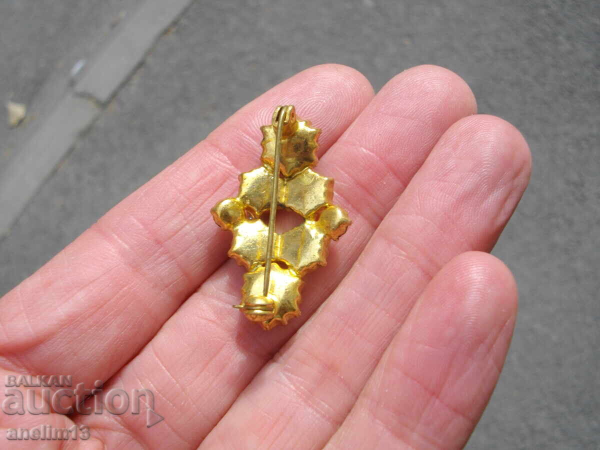 O broșă veche aurită - 5