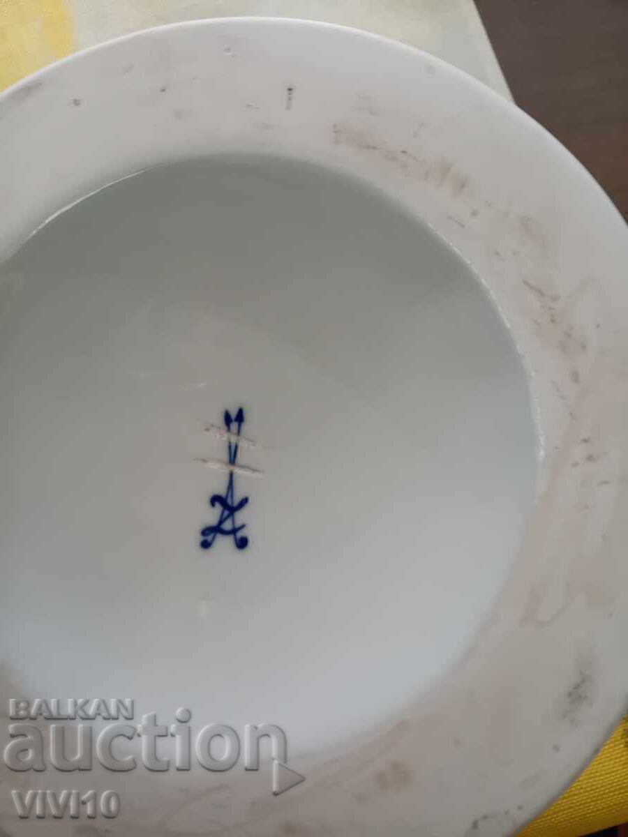 Delivery of Porcelain fruit bowl, marked
