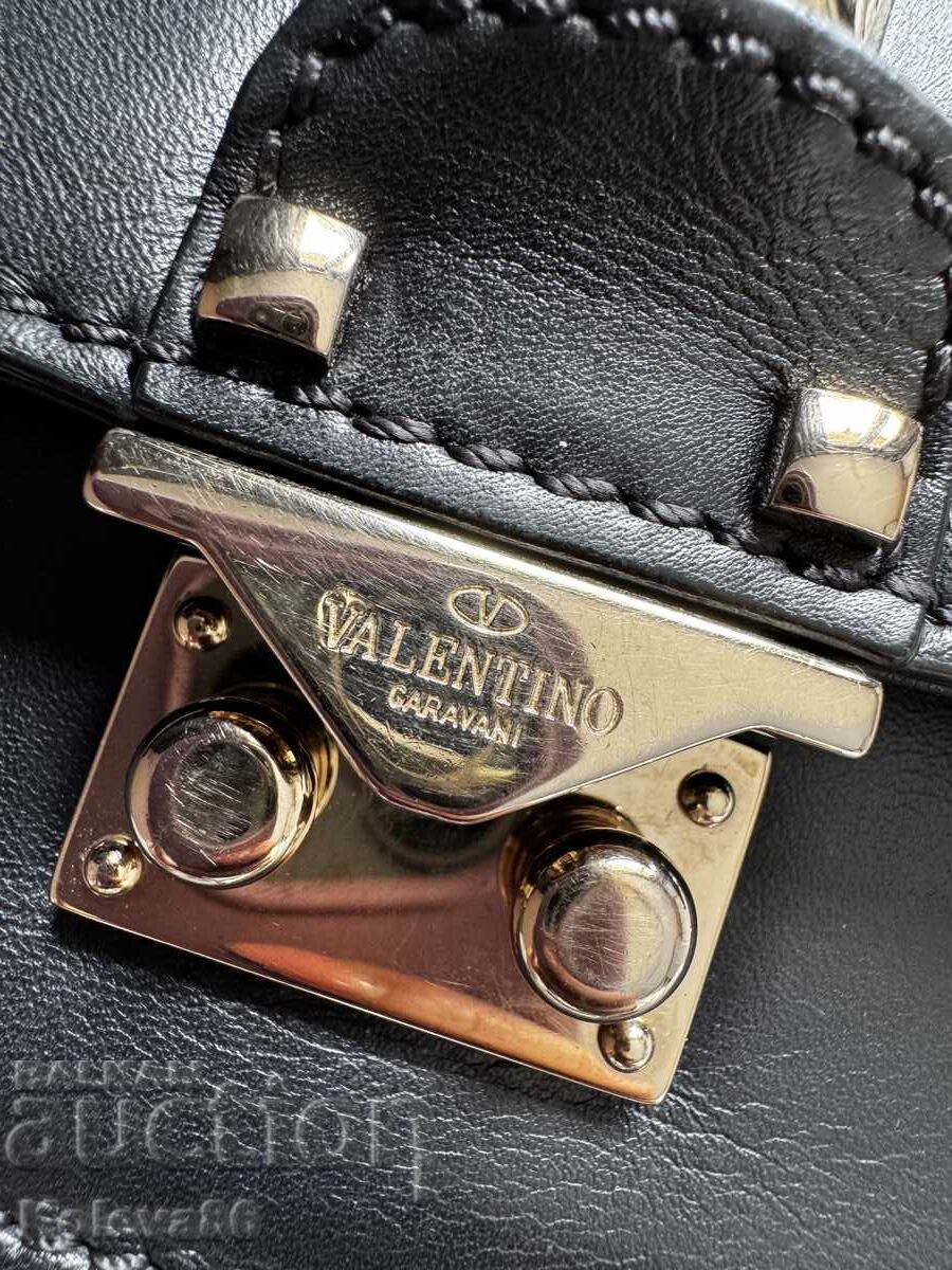 Valentino Chanta with price 900.00 BGN | € 460.16