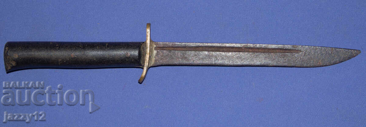 Old knife with brass elements with price 140.00 BGN | € 71.58