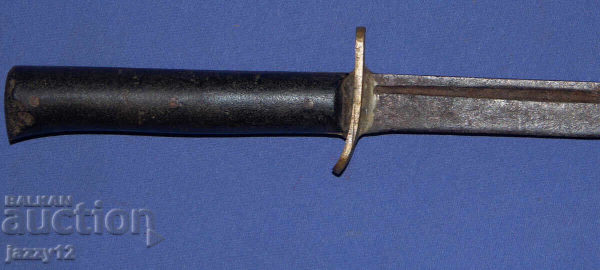 Delivery of Old knife with brass elements