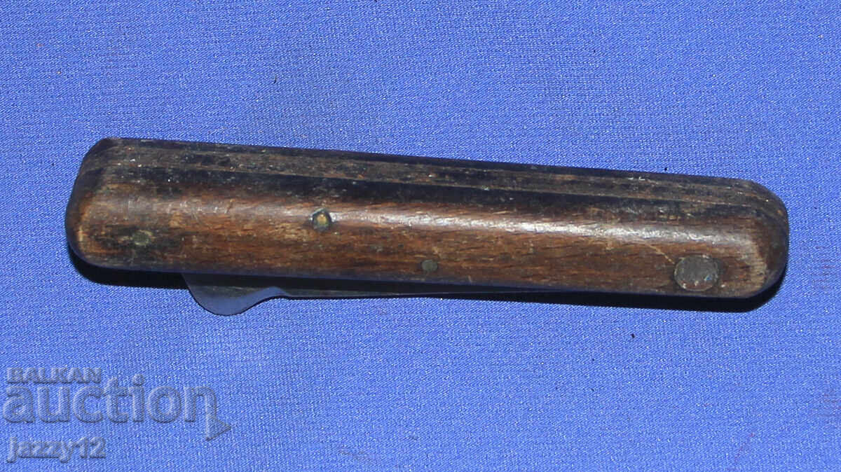 Стар земеделски джобен нож дървена дръжка с цена 80.00 лв. | € 40.90