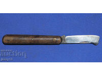 Briceag agricol vechi, cu mâner de lemn