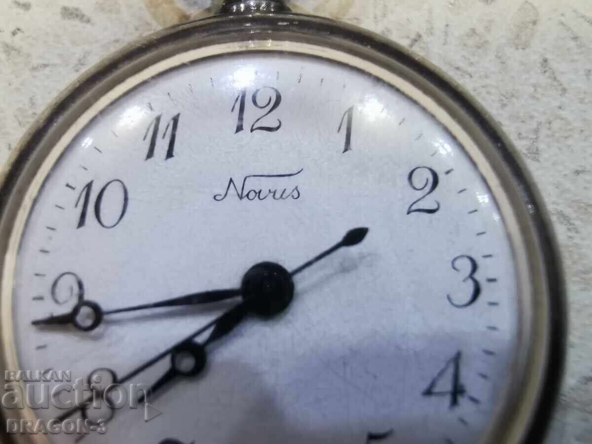 CEAS DE BUZUNAR NOVUS cu preț 35.00 BGN | € 17.90