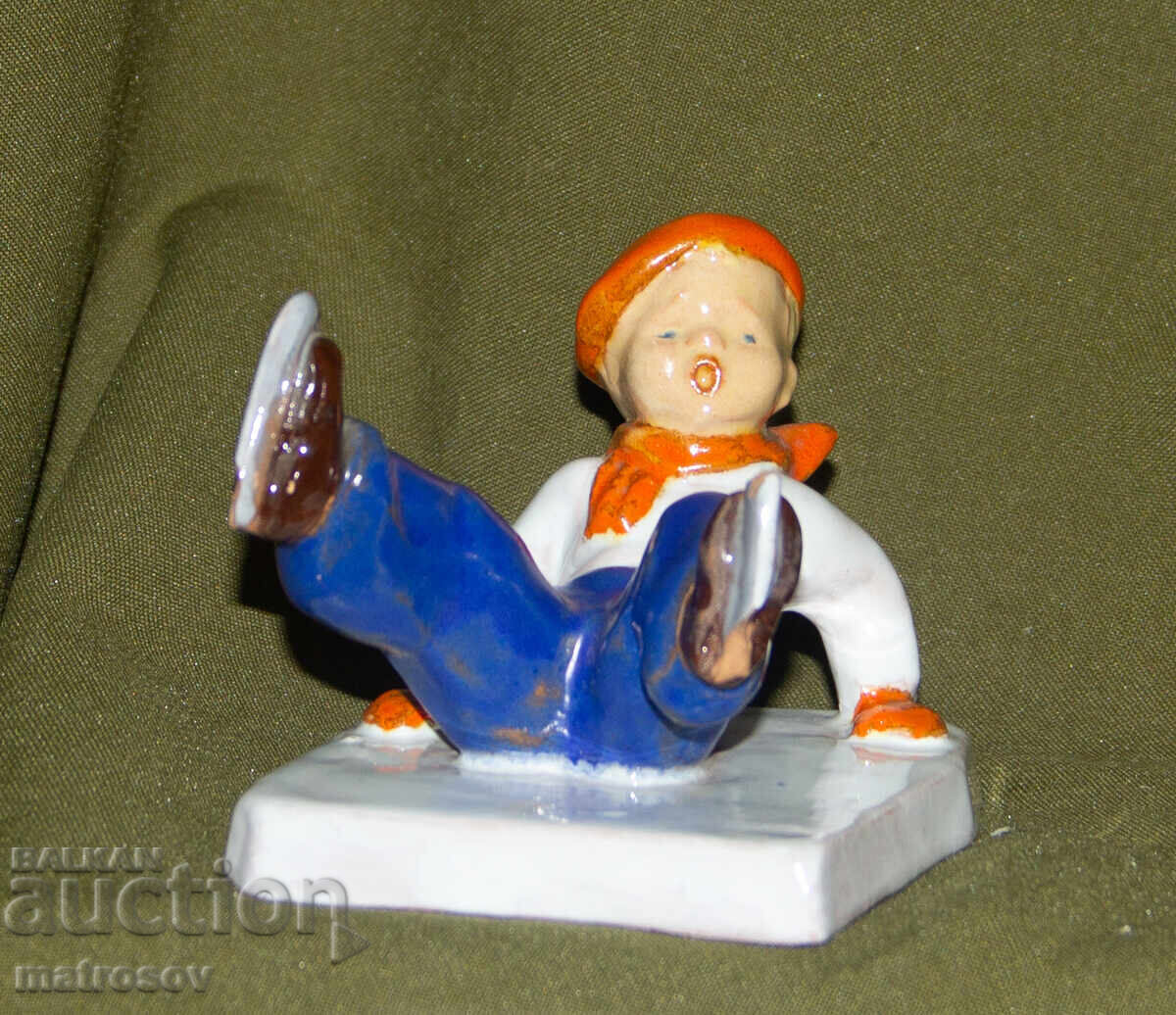 Аукцион Декоративна порцеланова статуетка на момче