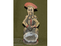 Statuetă ceramică decorativă lucrată manual