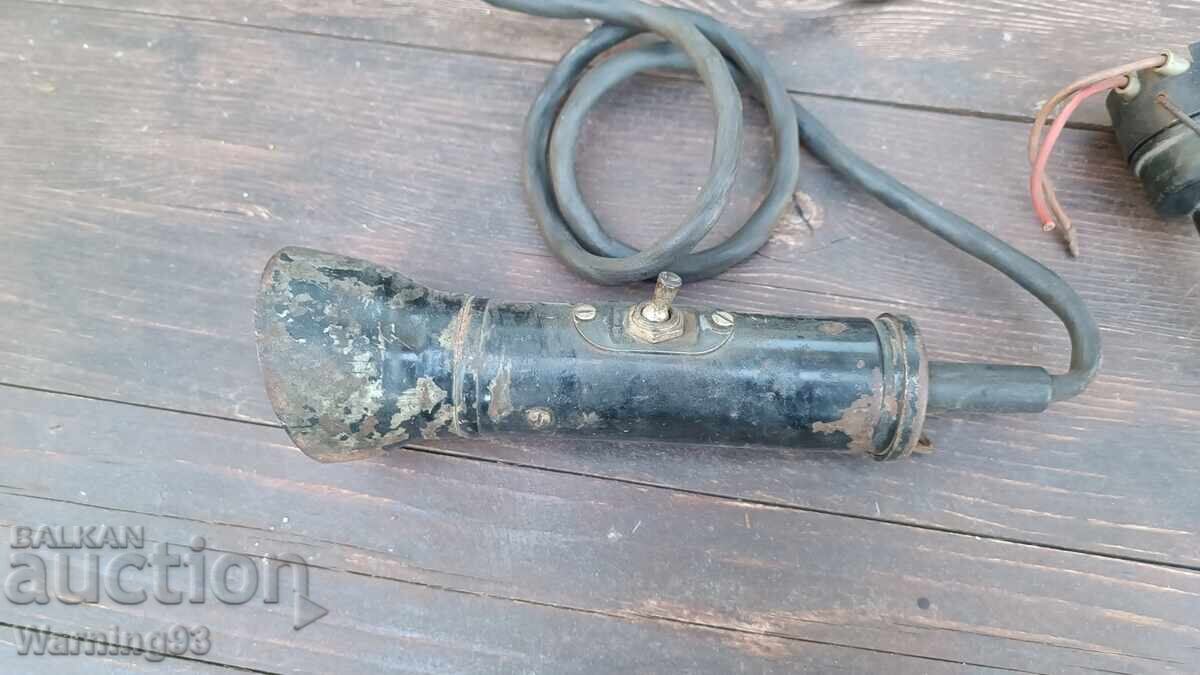 Auction  Portable mobile lamp for car - Moskvich / Volga