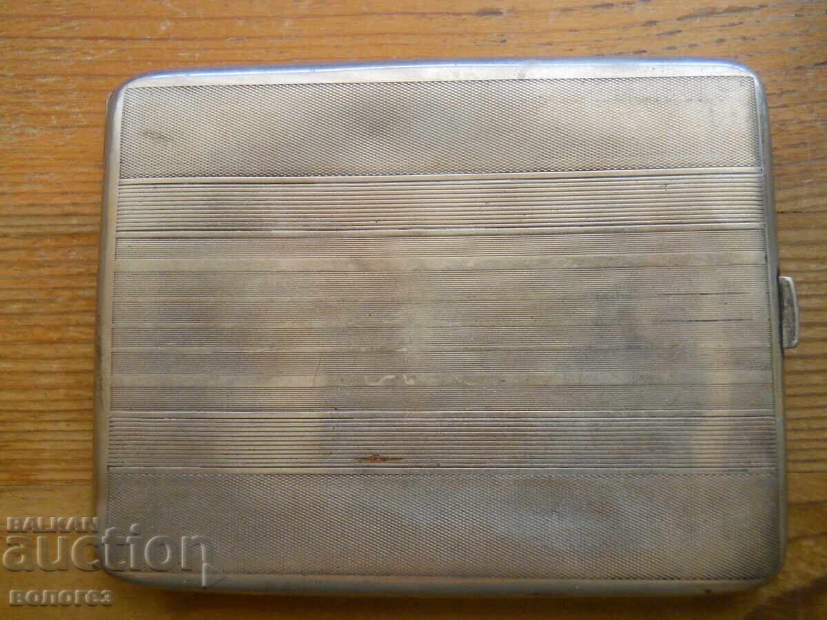 Стара табакера с цена € 5.11 | 9.99 лв. Стара табакера с цена € 5.11 | 9.99 лв.