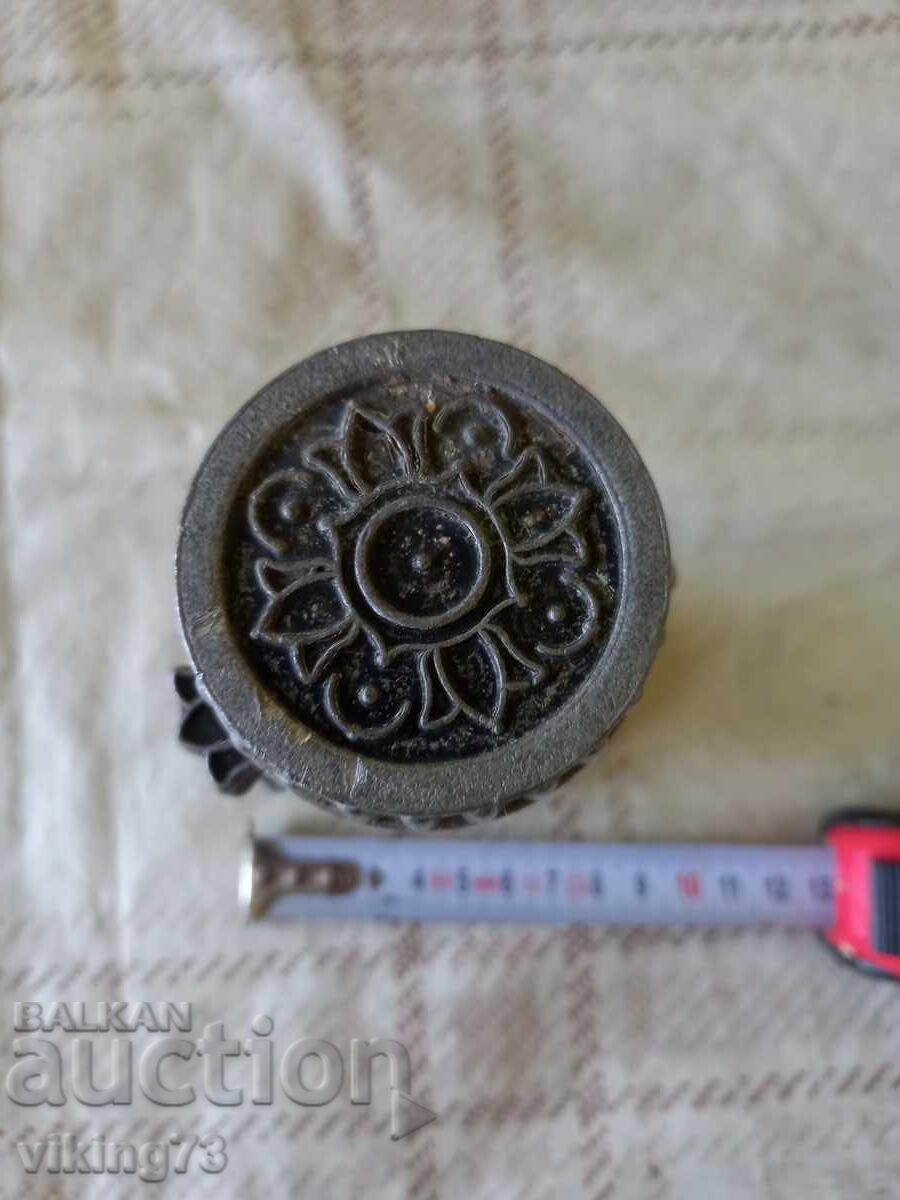 Broască, BG, soc cu preț 9.00 BGN | € 4.60