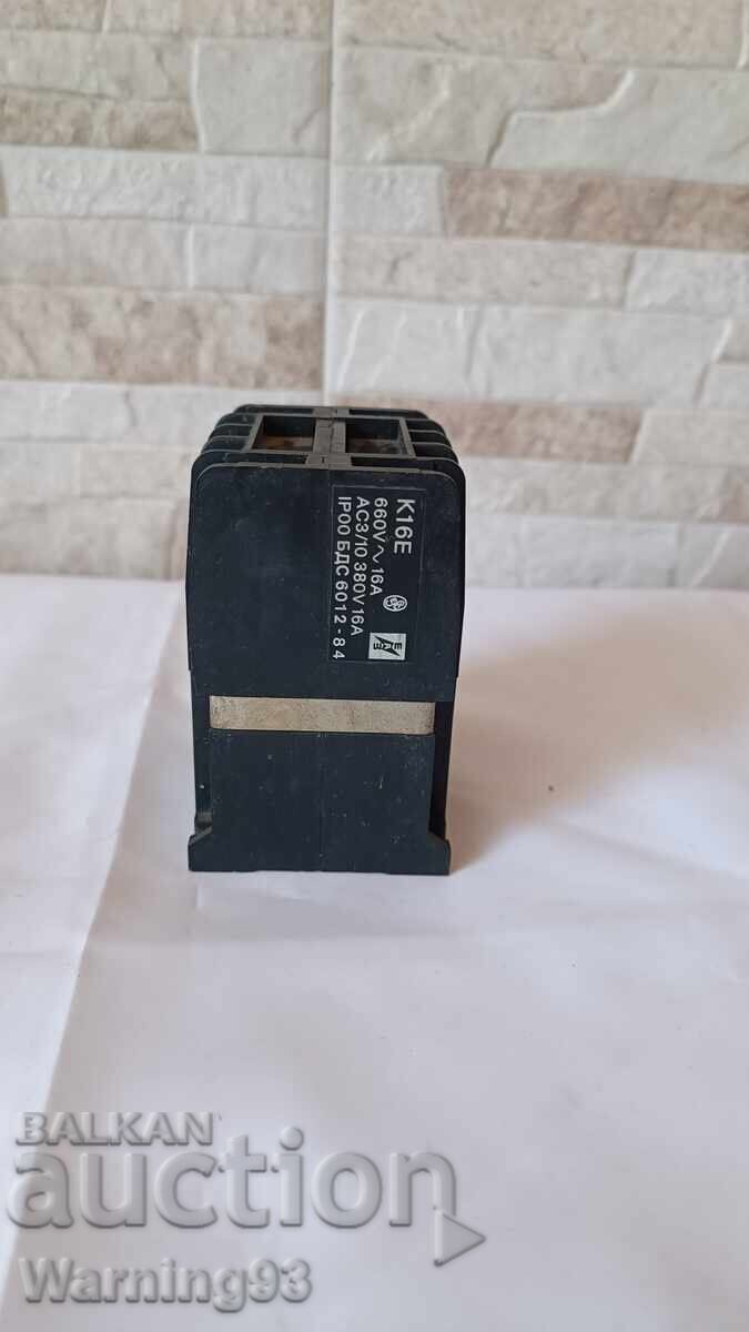 Contactor - K16E - 660V - 16A cu preț 15.00 BGN | € 7.67