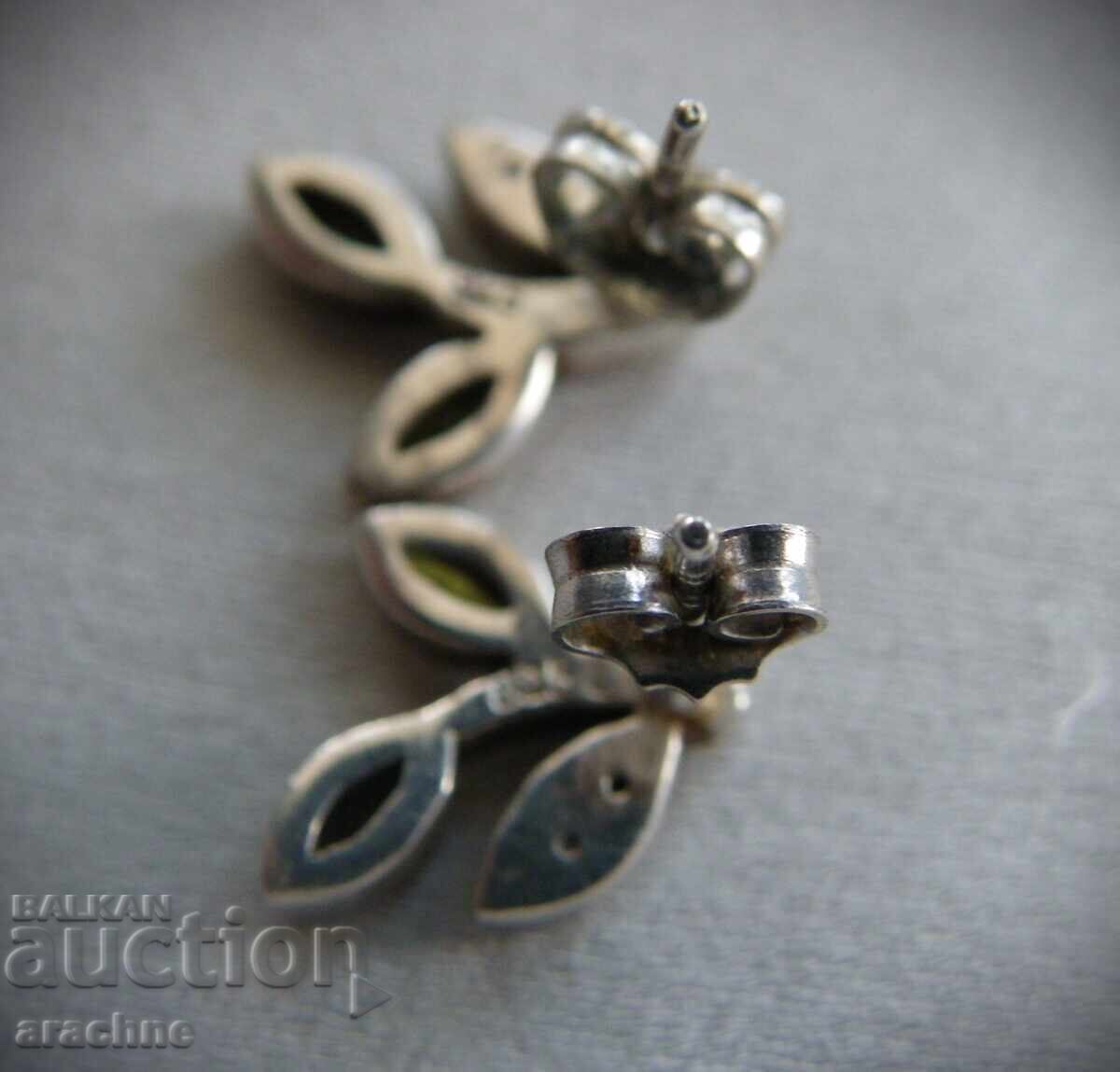 Аукцион Сребърни обици с хризолит и топази Аукцион Сребърни обици с хризолит и топази