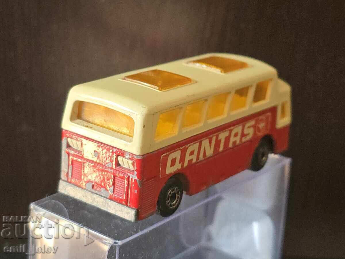 Delivery of LESNEY MATCHBOX - 65C Airport Coach 1977-1982 - 1982