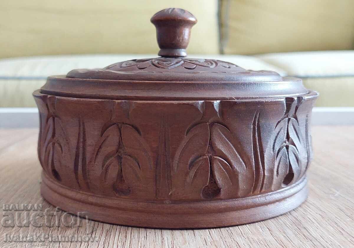 Woodcarved Box for Connoisseurs, Excellent with price 34.00 BGN | € 17.38 Woodcarved Box for Connoisseurs, Excellent with price 34.00 BGN | € 17.38