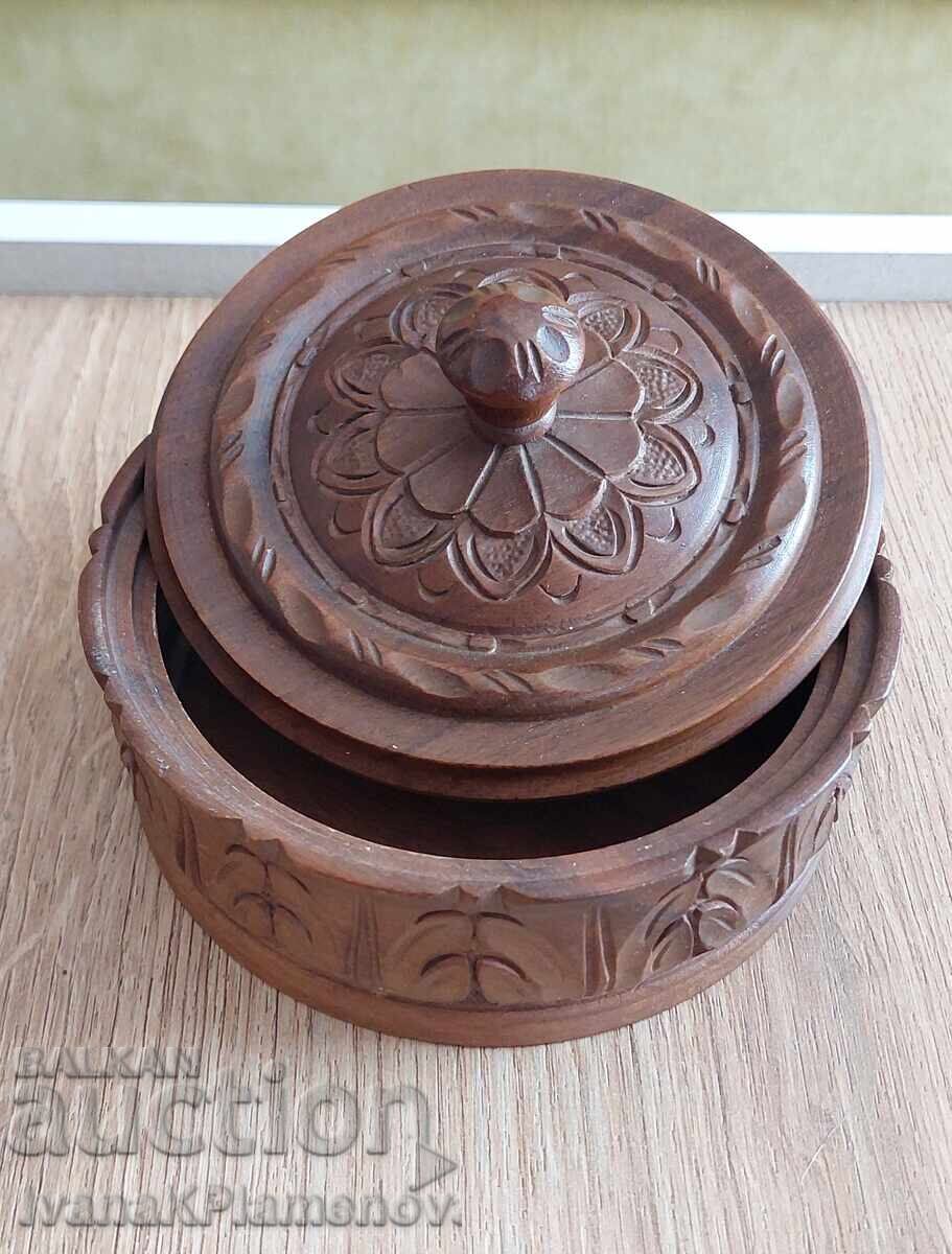 Delivery of Woodcarved Box for Connoisseurs, Excellent Delivery of Woodcarved Box for Connoisseurs, Excellent