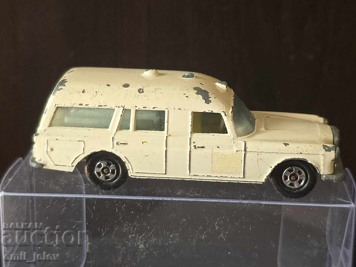 LESNEY MATCHBOX - 3A Mercedes Ambulance 1970-1972 with price 4.99 BGN | € 2.55 LESNEY MATCHBOX - 3A Mercedes Ambulance 1970-1972 with price 4.99 BGN | € 2.55