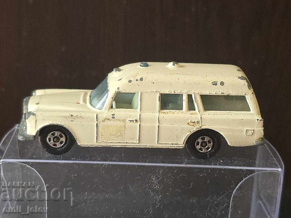 LESNEY MATCHBOX - 3A Mercedes Ambulance 1970-1972 LESNEY MATCHBOX - 3A Mercedes Ambulance 1970-1972