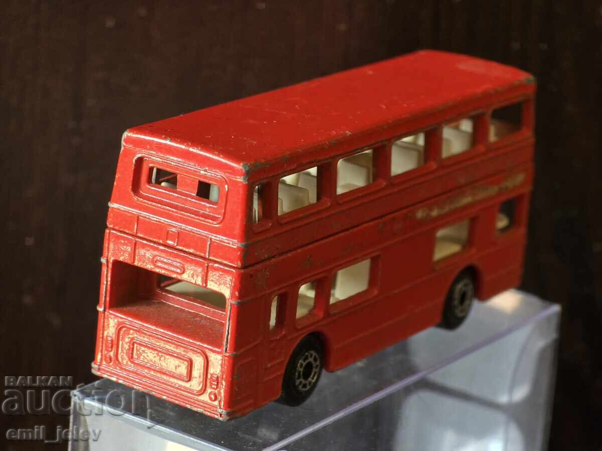 Delivery of LESNEY MATCHBOX - 17B The Londoner red body 1972-1980 Delivery of LESNEY MATCHBOX - 17B The Londoner red body 1972-1980